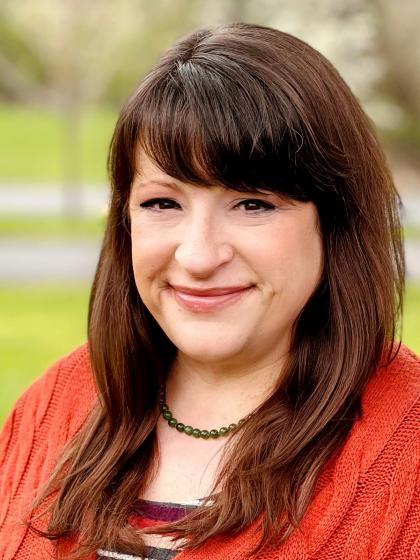 Teresa Shackelford Headshot